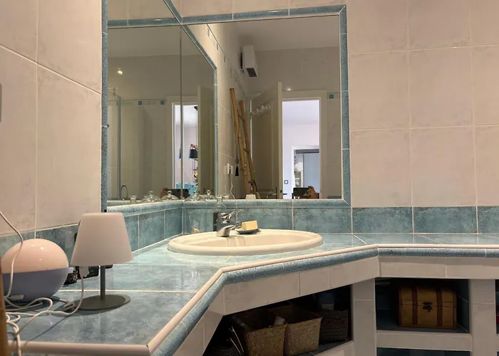 Vue Sur Le Golfe De Florent 圣弗洛朗